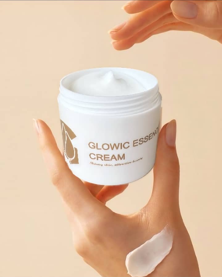 Glowic Essence Cream